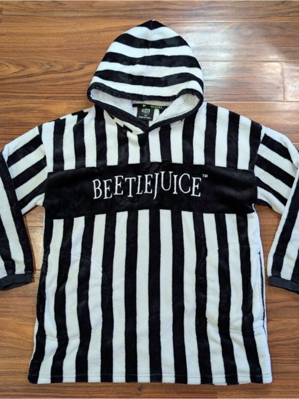 Beetlejuice Striped pajama hoodie and slipper set xs/s
